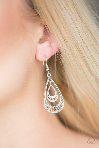 Paparazzi REIGNed Out - Silver Earrings