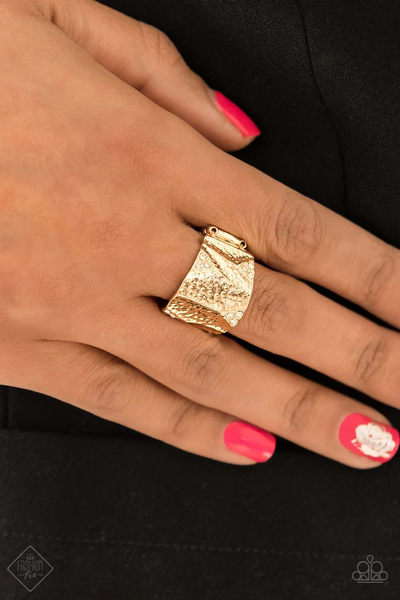 Paparazzi Industrial Indentation - Gold