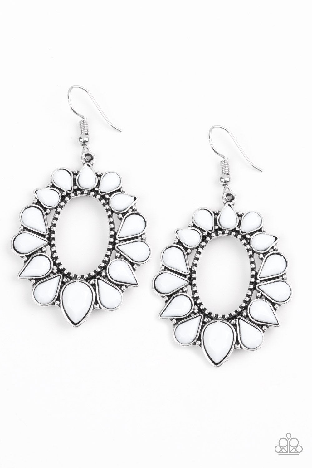 Paparazzi Fashionista Flavor - White Earrings