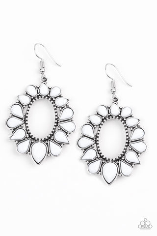Paparazzi Fashionista Flavor - White Earrings