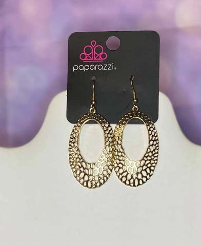 Paparazzi The HOLE Nine Yards - Gold Earrings