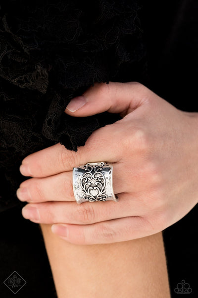 Paparazzi Me, Myself, and IVY - Silver Ring