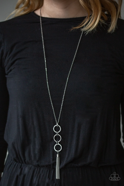 Paparazzi Diva In Diamonds - White Necklace