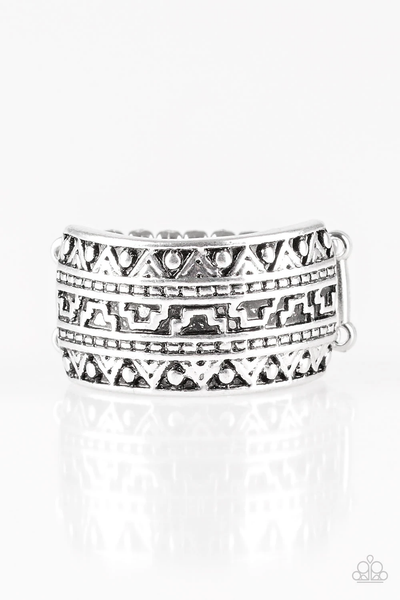 Paparazzi Textile Triumph - Silver Ring